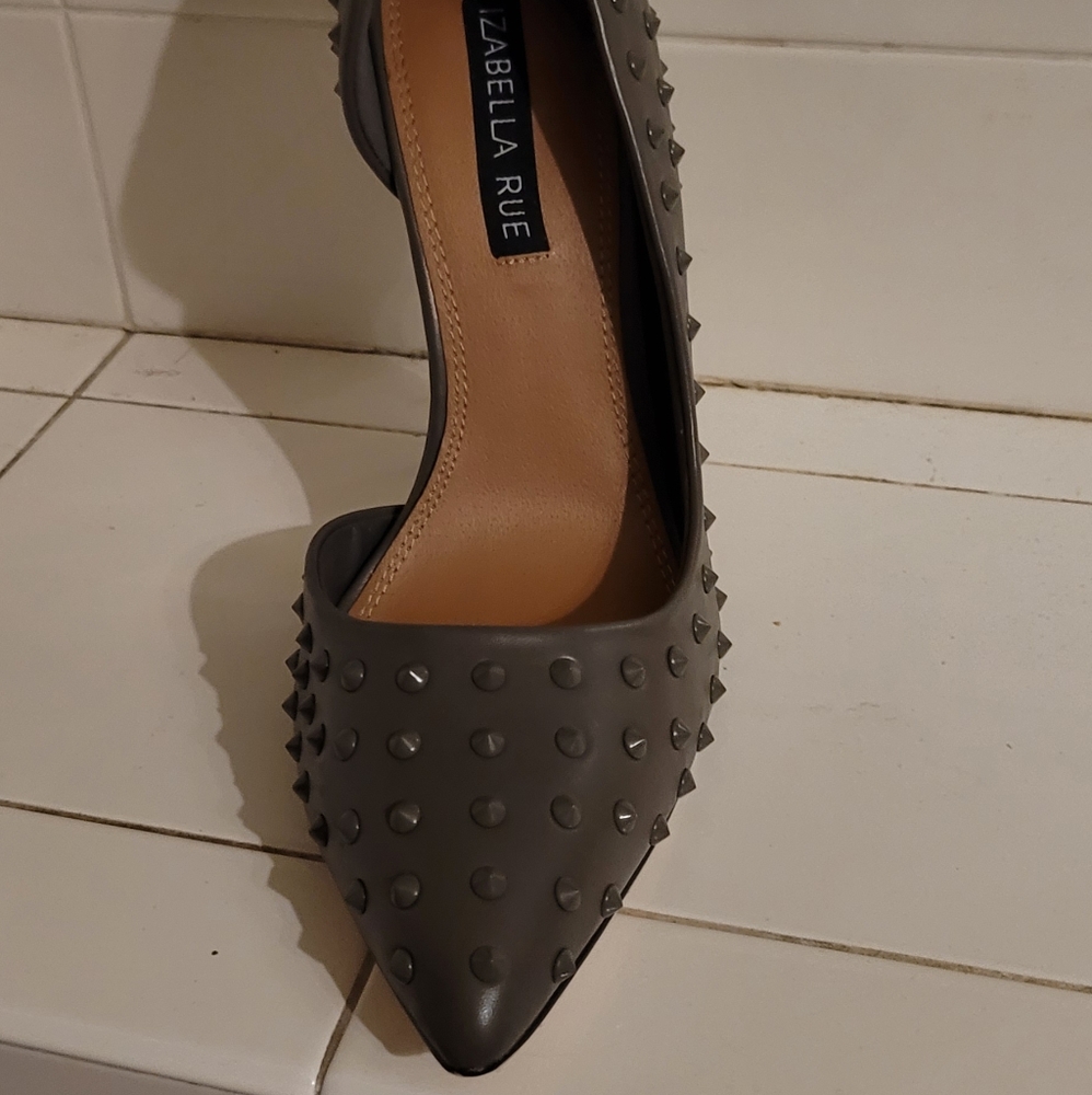 Izabella Rue New Heels - Picture 4 of 7